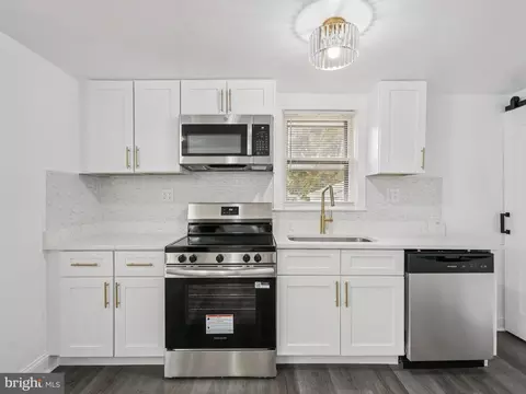 Kitchen - 1001 Sunset St, Marcus Hook, PA 19061 photo 2 of 3