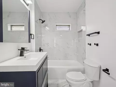 Bath - 1001 Sunset St, Marcus Hook, PA 19061 photo 1 of 2