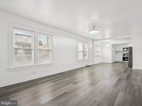 Living - 1001 Sunset St, Marcus Hook, PA 19061 photo 1 of 10
