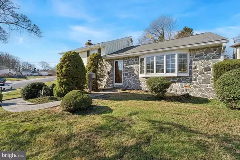 240 N Central Blvd, Broomall, PA 19008