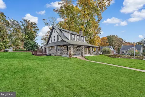 301 Shadeland Ave, Drexel Hill, PA 19026