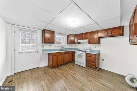Entry Way - 4518 Post Rd, Marcus Hook, PA 19061 photo 1 of 5