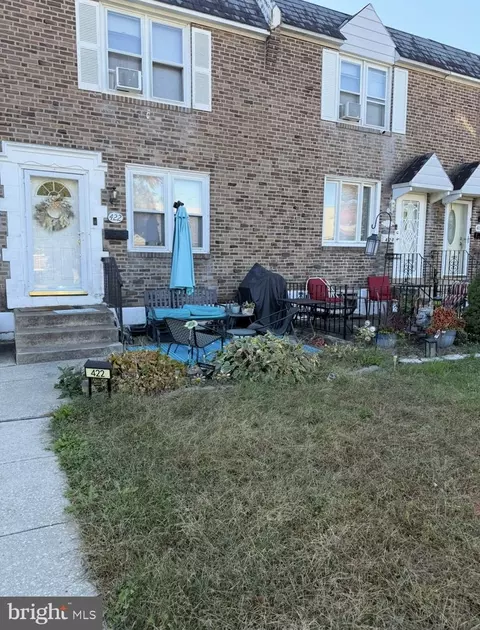 422 Rively Ave, Collingdale, PA 19023