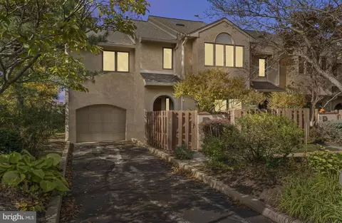 Exterior - 5 Greythorne Woods Cir, Wayne, PA 19087 photo 5 of 5