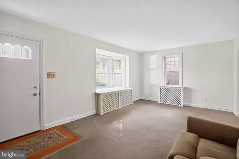 Living - 944 Galbraith Ave, Chichester, PA 19061 photo 1 of 7