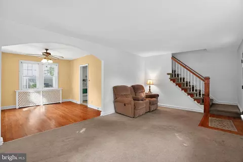 Living - 944 Galbraith Ave, Chichester, PA 19061 photo 4 of 7