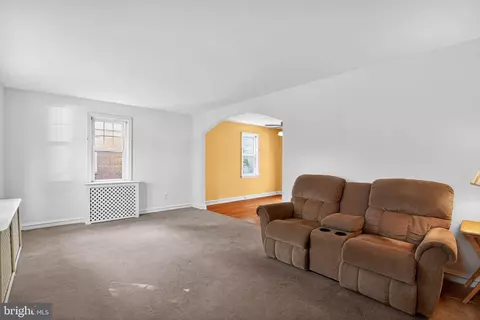 Living - 944 Galbraith Ave, Chichester, PA 19061 photo 5 of 7