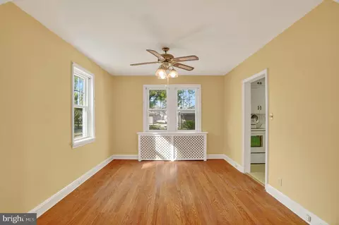 Living - 944 Galbraith Ave, Chichester, PA 19061 photo 7 of 7