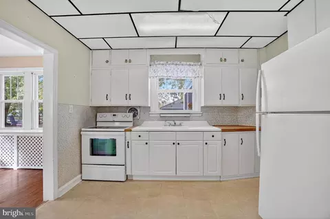 Kitchen - 944 Galbraith Ave, Chichester, PA 19061 photo 1 of 2