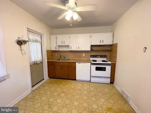 Kitchen - 650 E Leamy Ave, Springfield, PA 19064 photo 1 of 2