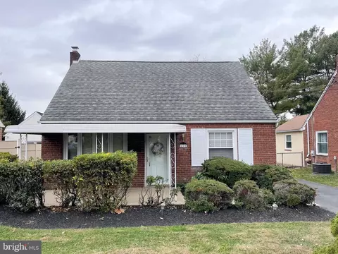 650 E Leamy Ave, Springfield, PA 19064