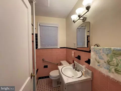 Bath - 650 E Leamy Ave, Springfield, PA 19064 photo 1 of 2