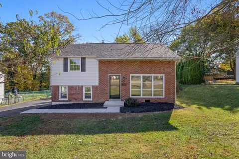 408 Garden Ln, Aston, PA 19014