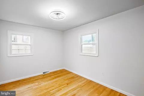 241 S Cedar Ln, Darby, PA 19082 photo 15