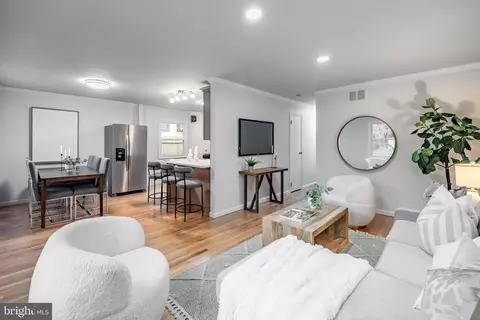 241 S Cedar Ln, Darby, PA 19082 photo 6
