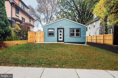 241 S Cedar Ln, Darby, PA 19082