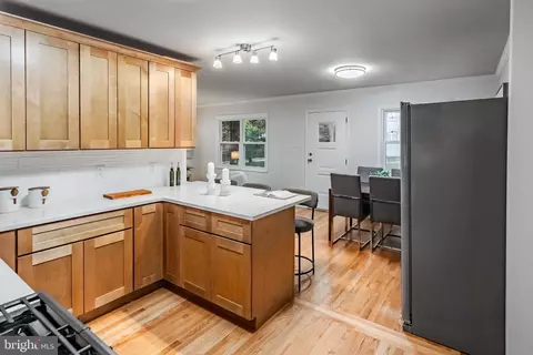 241 S Cedar Ln, Darby, PA 19082 photo 12