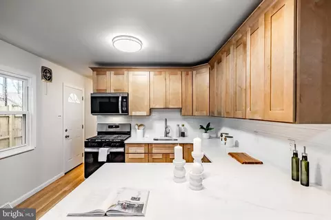 241 S Cedar Ln, Darby, PA 19082 photo 10
