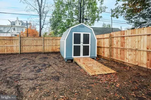 241 S Cedar Ln, Darby, PA 19082 photo 28