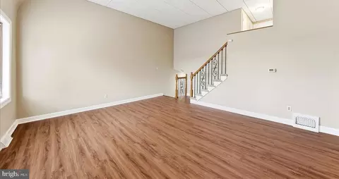 Living - 159 Chadwick Ave, Linwood, PA 19061 photo 3 of 3