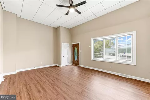 Living - 159 Chadwick Ave, Linwood, PA 19061 photo 1 of 3