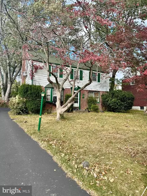 210 Farnham Rd, Havertown, PA 19083