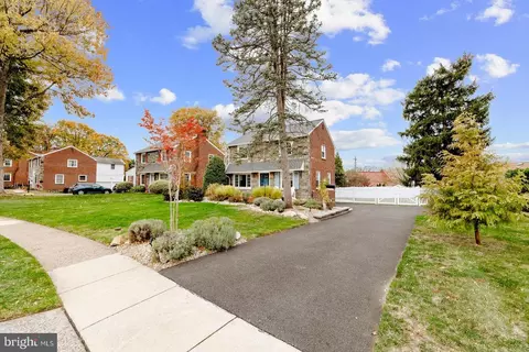 70 Meetinghouse Ln, Springfield, PA 19064