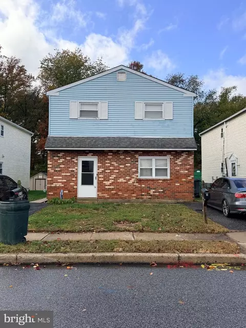 521 Corinthian Ave, Essington, PA 19029