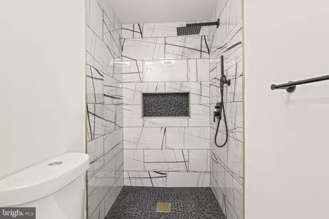 Bath - 535 Glendale Rd, Upper Darby, PA 19082 photo 4 of 5
