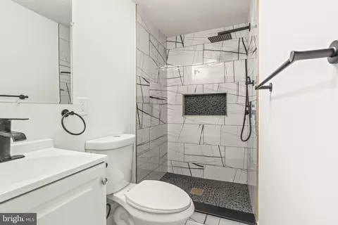 Bath - 535 Glendale Rd, Upper Darby, PA 19082 photo 5 of 5