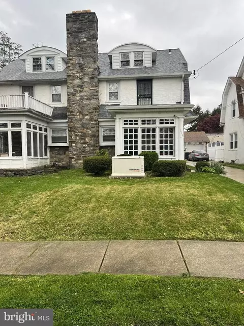 114 E Parkway Ave, Chester, PA 19013