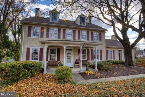 125 Joe Delgrosso Dr, Garnet Valley, PA 19060