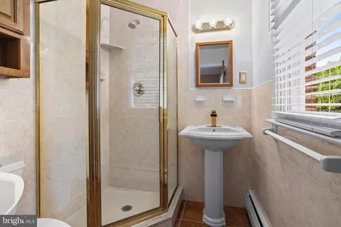 Bath - 504 Minshall Rd, Springfield, PA 19064 photo 1 of 3