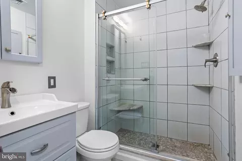 Bath - 504 Minshall Rd, Springfield, PA 19064 photo 2 of 3