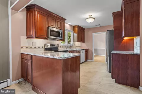 Kitchen - 504 Minshall Rd, Springfield, PA 19064 photo 2 of 2