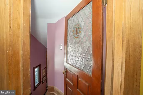 Entry Way - 421 Midland Ave, Wayne, PA 19087 photo 8 of 13