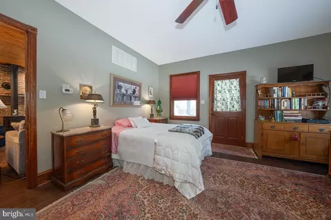 Bedroom - 421 Midland Ave, Wayne, PA 19087 photo 3 of 15