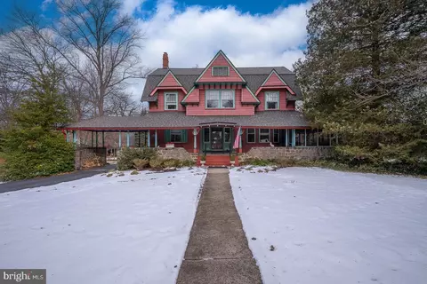 421 Midland Ave, Wayne, PA 19087