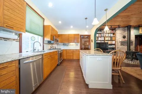 Kitchen - 421 Midland Ave, Wayne, PA 19087 photo 2 of 4