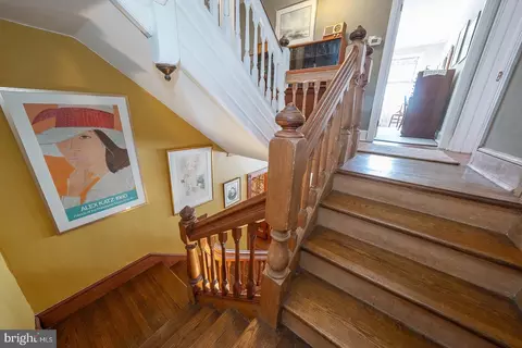 Entry Way - 421 Midland Ave, Wayne, PA 19087 photo 9 of 13