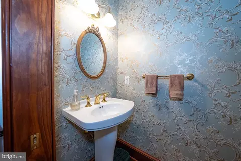 Bath - 421 Midland Ave, Wayne, PA 19087 photo 1 of 6