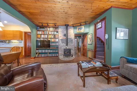 Living - 421 Midland Ave, Wayne, PA 19087 photo 4 of 6