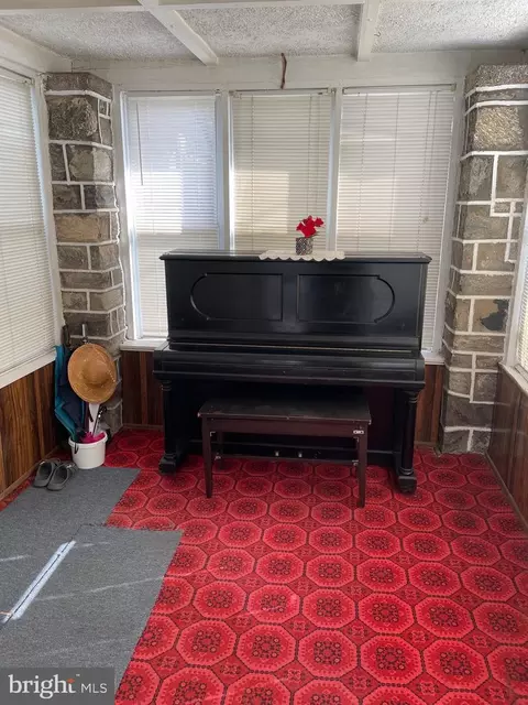 Entry Way - 206 Heather Rd, Darby, PA 19082 photo 1 of 2