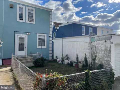 Exterior - 206 Heather Rd, Darby, PA 19082 photo 2 of 3