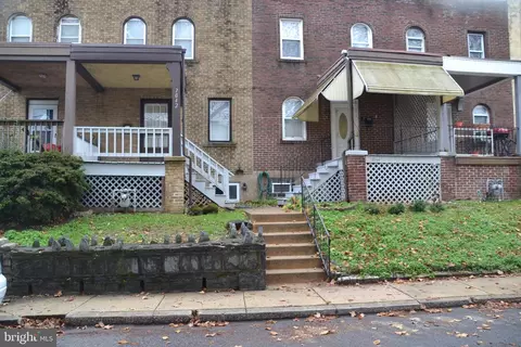 7042 Clinton Rd, Darby, PA 19082