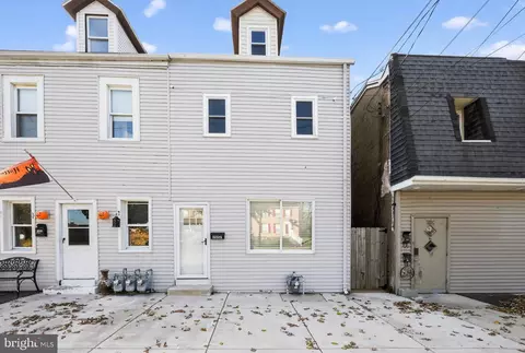 222 Market St, Marcus Hook, PA 19061