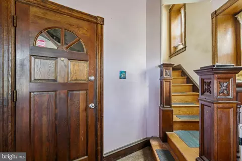 Entry Way - 11 S Cedar Ln, Upper Darby, PA 19082 photo 1 of 11