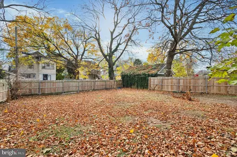 Exterior - 11 S Cedar Ln, Upper Darby, PA 19082 photo 4 of 4