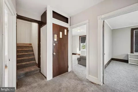 Entry Way - 11 S Cedar Ln, Upper Darby, PA 19082 photo 3 of 11