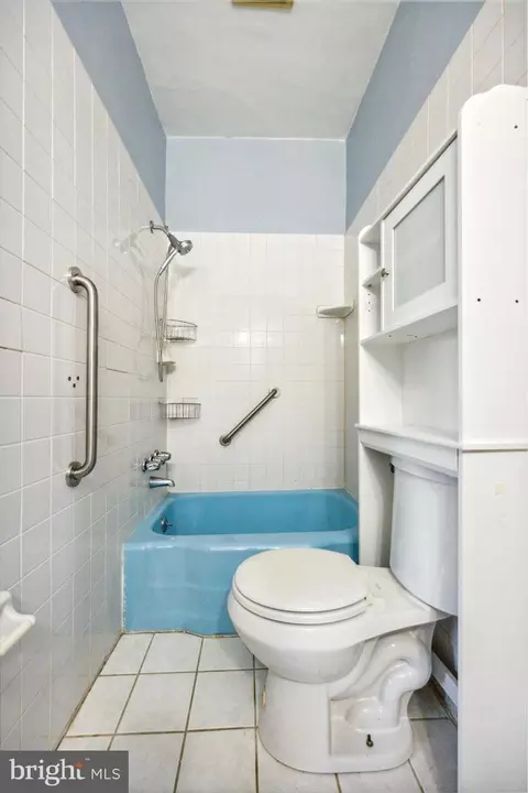Bath - 11 S Cedar Ln, Upper Darby, PA 19082 photo 1 of 5